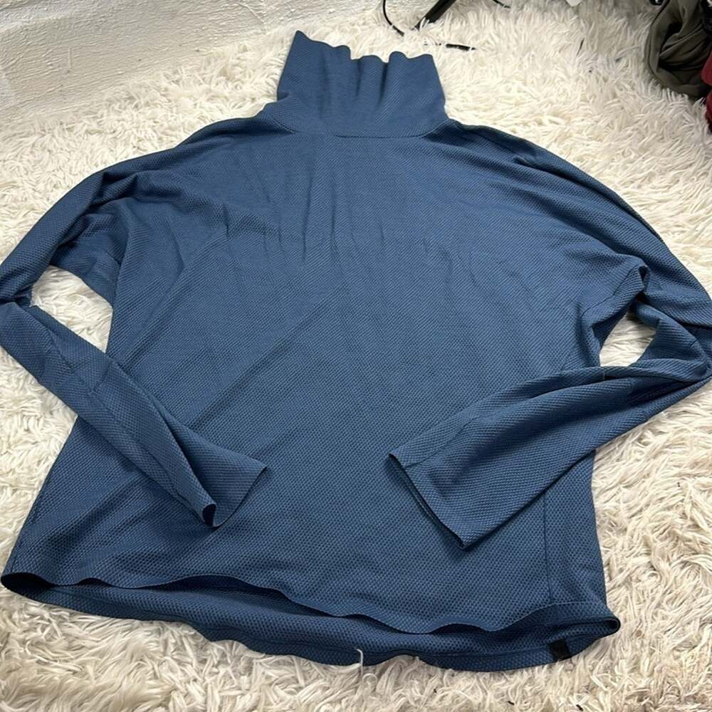 Lululemon Moraine Turtleneck *lululemon lab Black Iris Blue